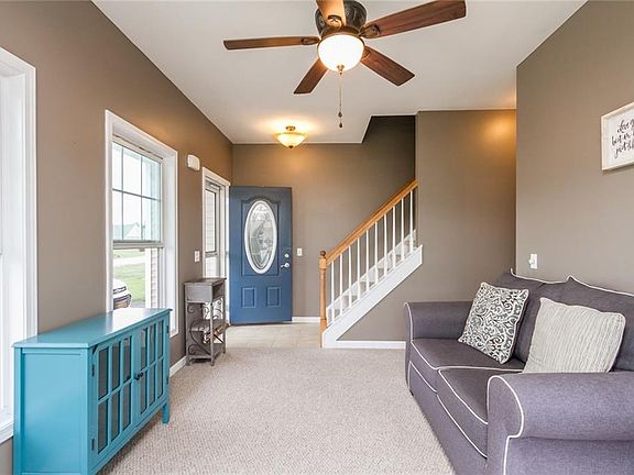 4th image of 552 Autumn Breeze Ln
