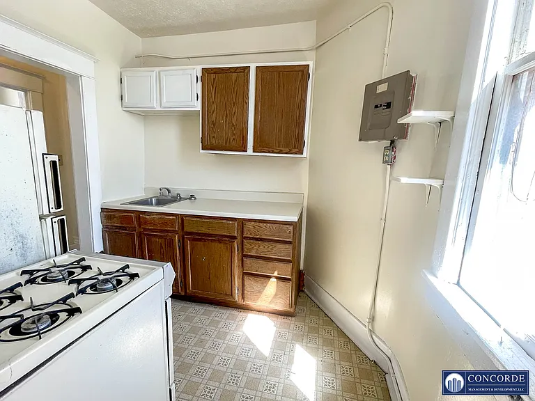 1113 H St #C3 — Photo 4