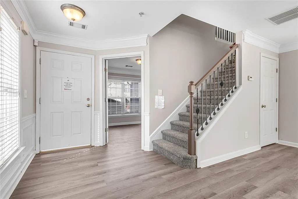4 bed, 2.5 bath, 1878 sqft, $2,600 — Photo 4
