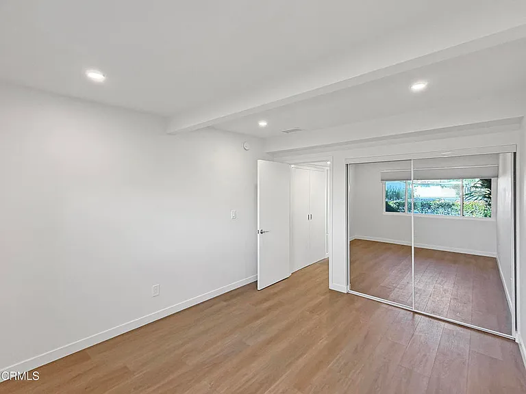 61 Redwood Ave — Photo 21