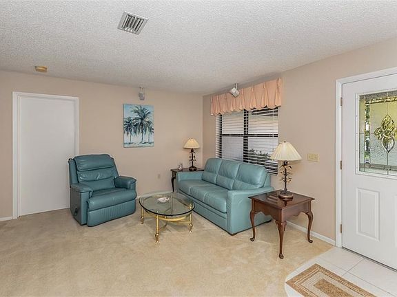 4th image of 338 Laurel Hollow Dr
