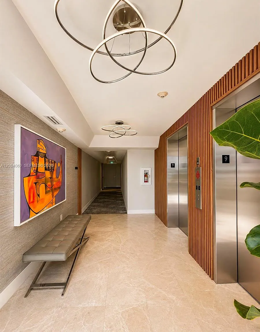 La Rive Gauche Condo — Photo 4