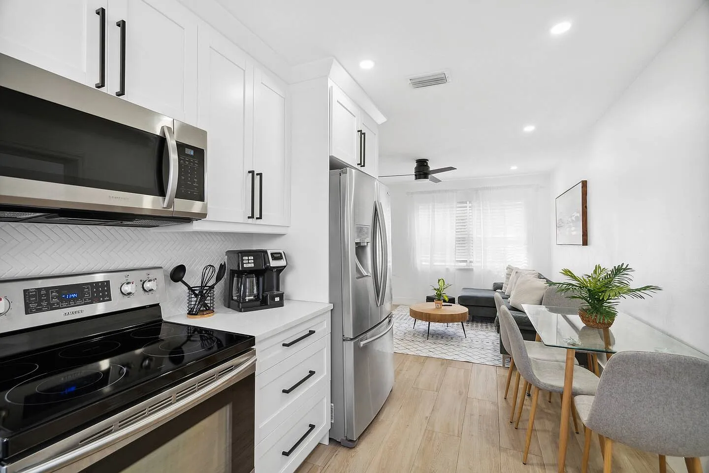 3 bed, 1300 sqft, $2,750 — Photo 2