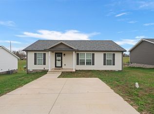 496 Glenview Dr, Horse Cave, KY 42729