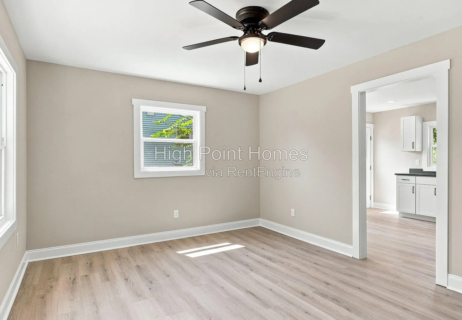 3 bed, 1.0 bath, 792 sqft, $1,285 — Photo 4