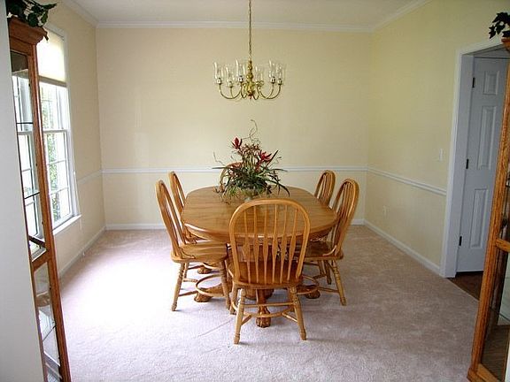 Spacious Dining Room