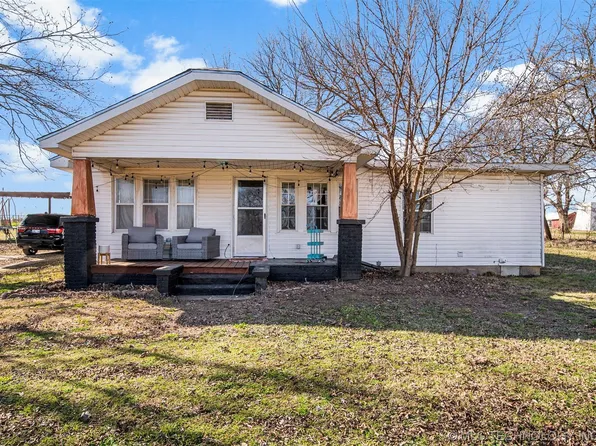 625 N West St, Konawa, OK 74849