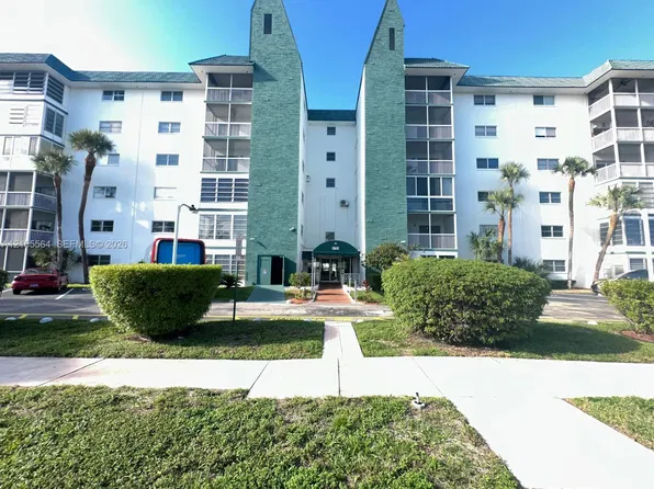 4751 NW 21st St APT 210, Lauderhill, FL 33313