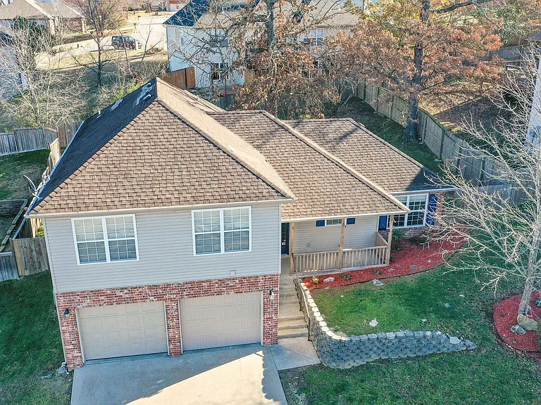 153 Sapling Dr — Photo 32