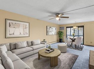 4101 Parklawn Ave APT 129, Edina, MN 55435