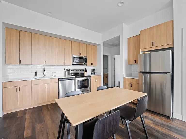 McCormick CoLiving — Photo 1