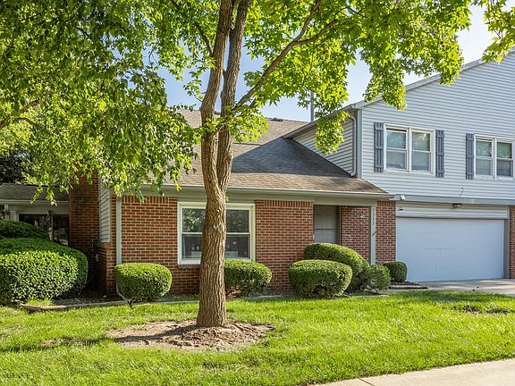 3rd image of 7547 Farm View Cir E