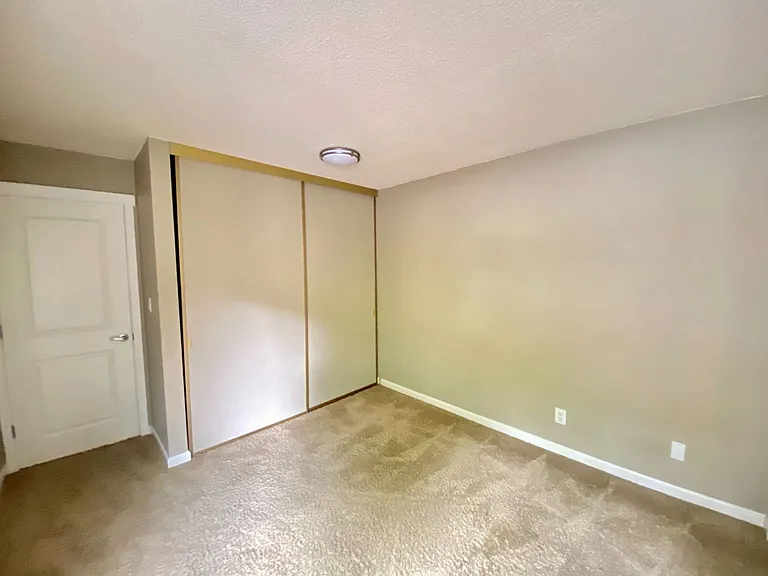 321 Bellevue Way SE #406 — Photo 1