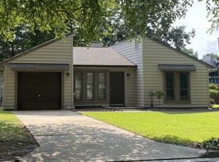 927 Golden Cypress Ct, Chesapeake, VA 23320