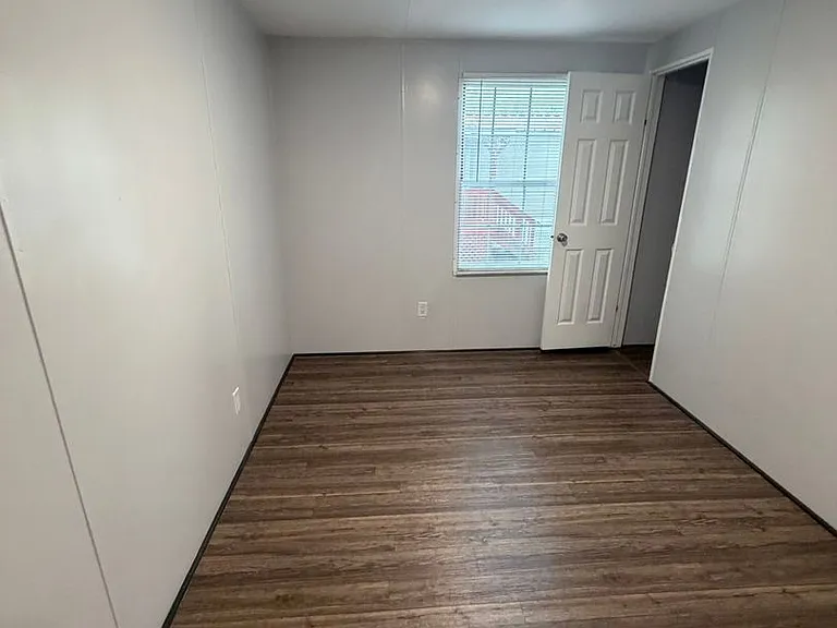 1105 S Rogers St — Photo 9