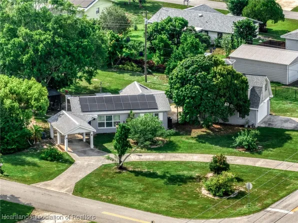 301 Sparrow Ave, Sebring, FL 33870