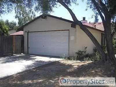 2040 Minoso Dr photo 1