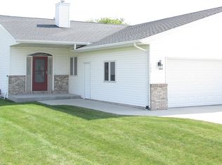 109 Parkview Ct, Cedar Grove, WI 53013