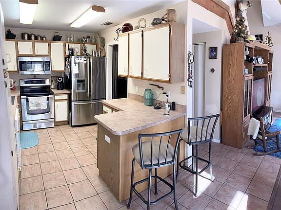 5th image of 3132 SE 24th Ave