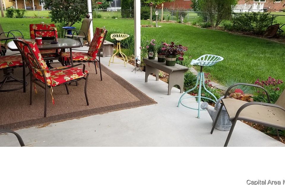 2nd image of 2317 Eastview Dr