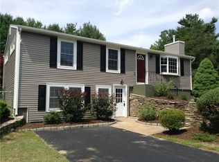 88 South Rd, North Kingstown, RI 02852