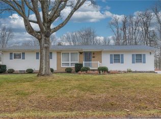 135 Schneiderman Ln, Akron, OH 44319