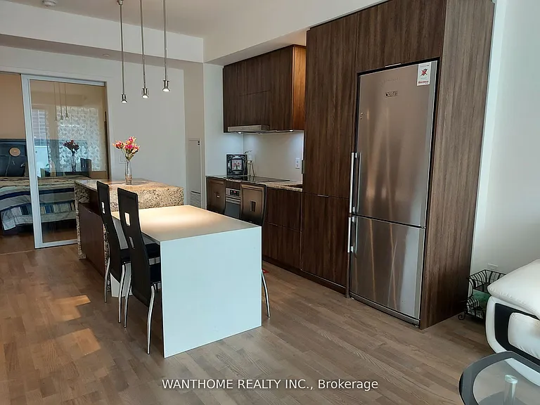 1 Bloor St E #502 — Photo 3