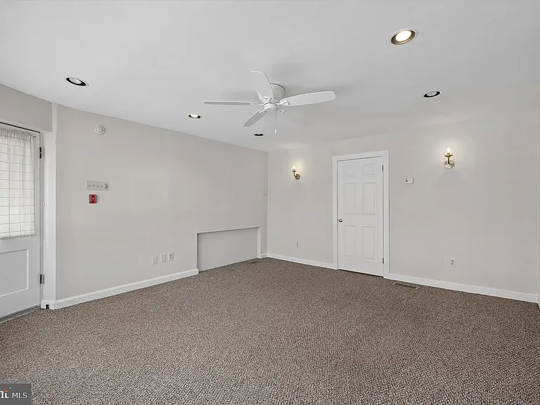 402 Fairmount Ave — Photo 5