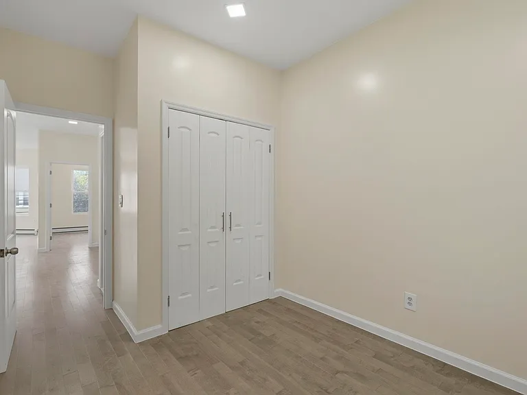 290 Grant Ave #2 — Photo 9