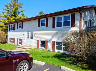 24 Pine Ridge Ct APT 4, Watertown, WI 53094