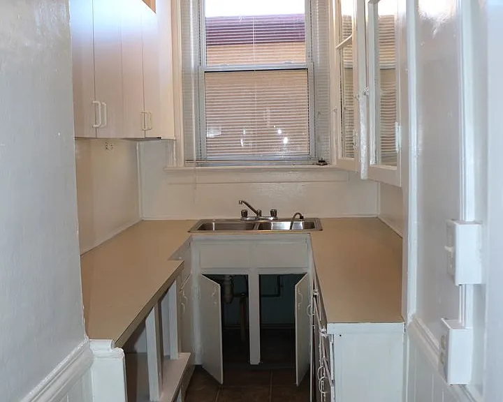 40 Bond St — Photo 1