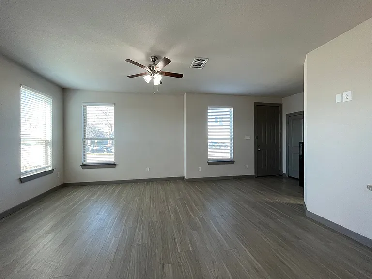 10604 Tube Dr — Photo 12