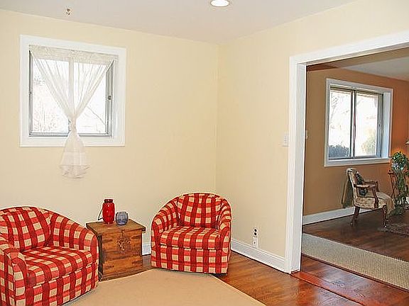 Office/Den/3rd bedroom