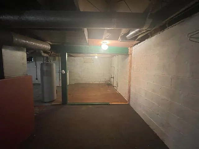 1141 N College St — Photo 30