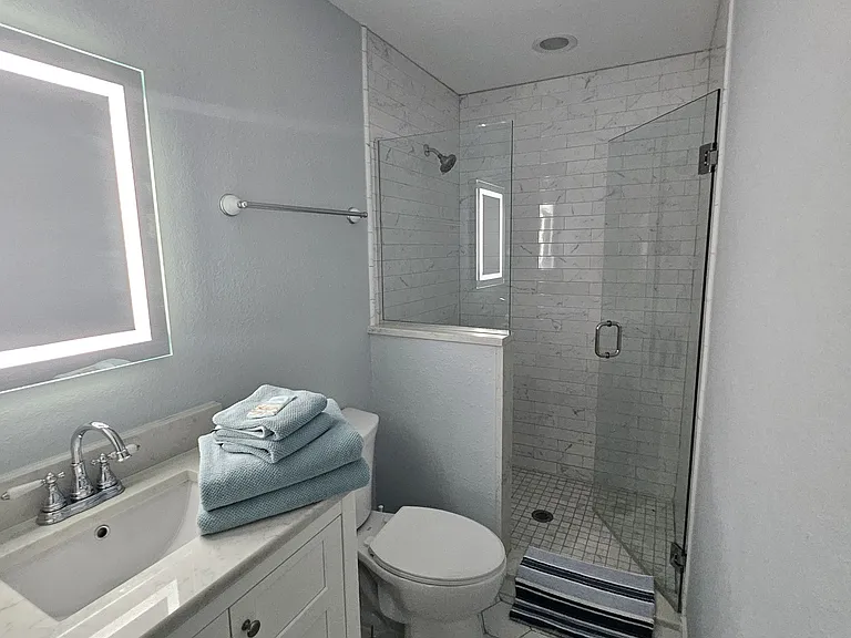 431 Harvey St — Photo 9