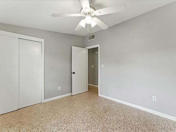 5th image of 1917 Canton St