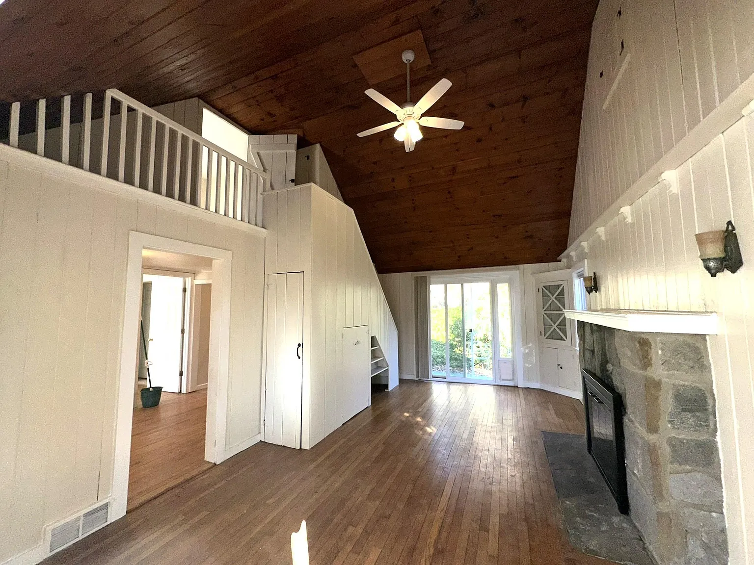 2 bed, 945 sqft, $2,650 — Photo 4