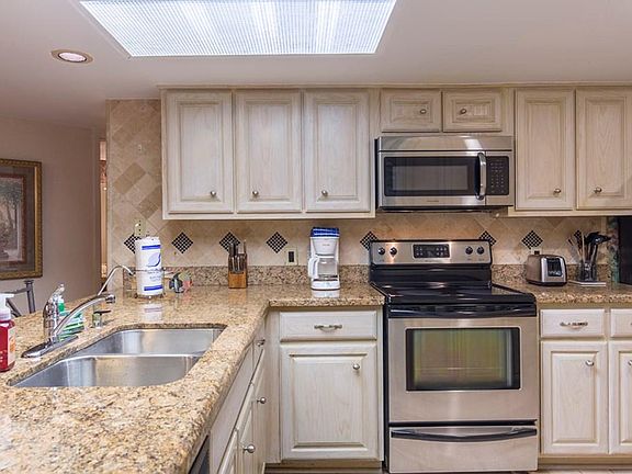 5th image of 406 Padre Blvd Unit 307