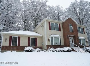 6251 Decker Rd, Bushkill, PA 18324