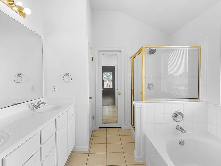 2305 Boulder Run — Photo 32
