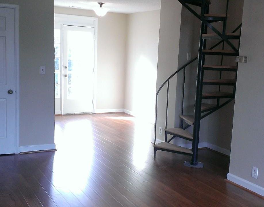 1st image of 3049 S Buchanan St APT C2