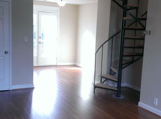 3049 S Buchanan St APT C2, Arlington, VA 22206