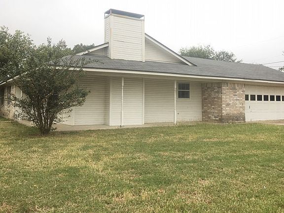 2nd image of 801 Dayton Dr