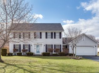 341 Hartsville Ln, Webster, NY 14580