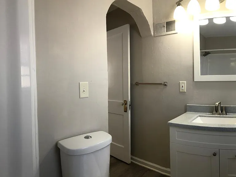 306 Commercial St — Photo 18
