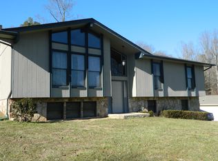815 Old Hen Valley Rd, Oliver Springs, TN 37840