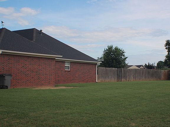 Side yard (from corner)