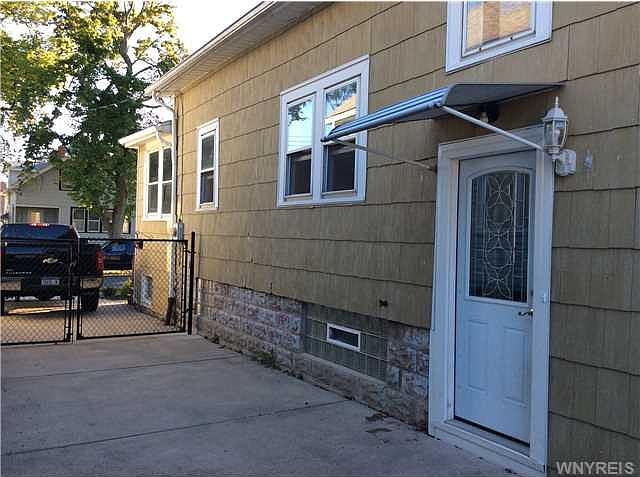 2nd image of 140 Mariemont Ave