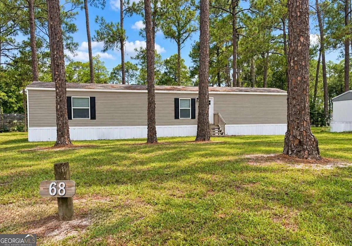 3 bed, 2.0 bath, 1050 sqft, $1,400 — Photo 2