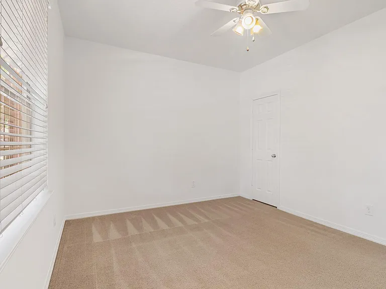 3611 Rocky Ledge Ln — Photo 19